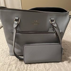 Coach purse and wallet